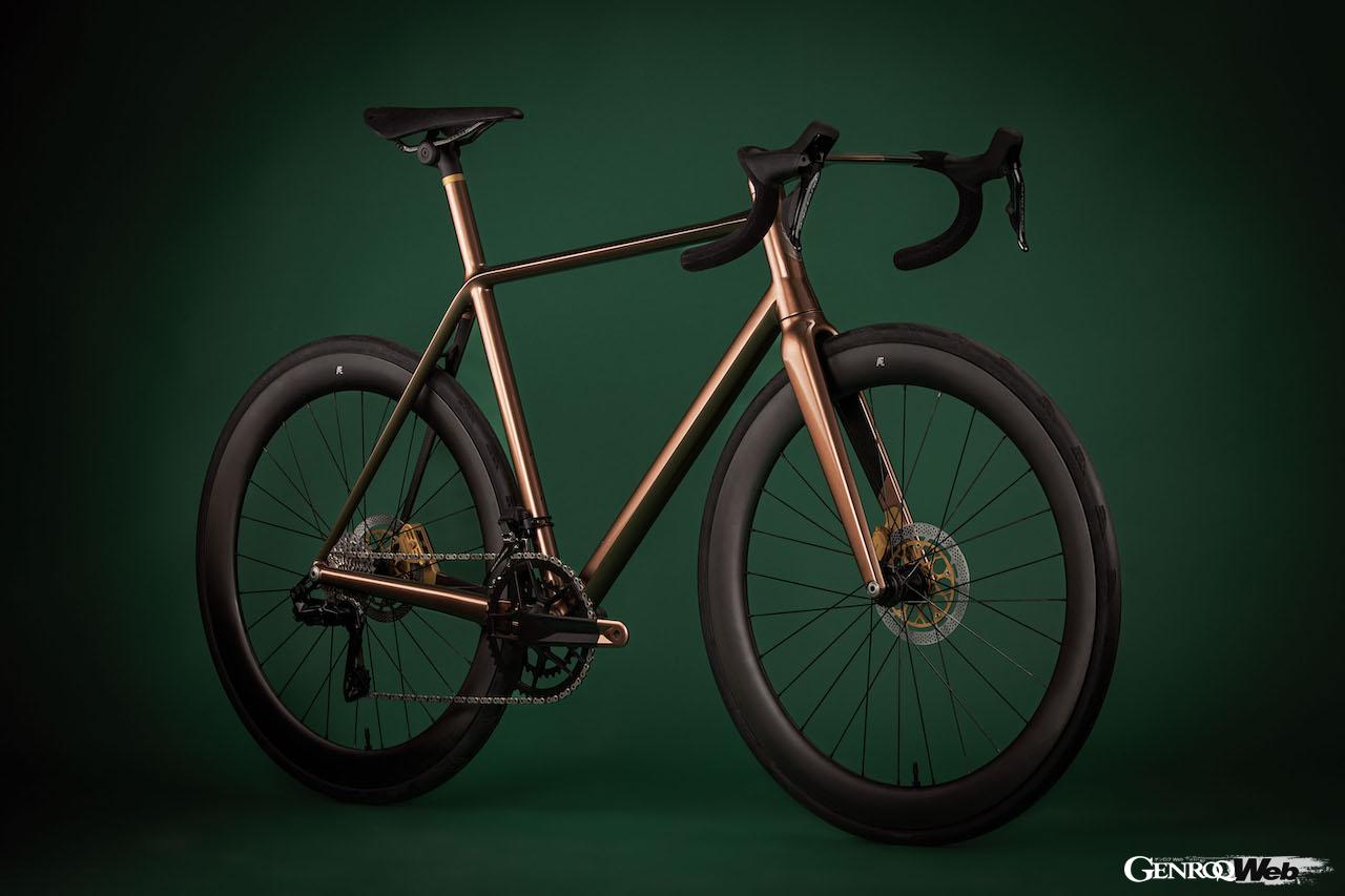 アストンマーティンとJ.ラベラックがコラボした「J.ラベラック アストンマーティン.1R」のエクステリア。