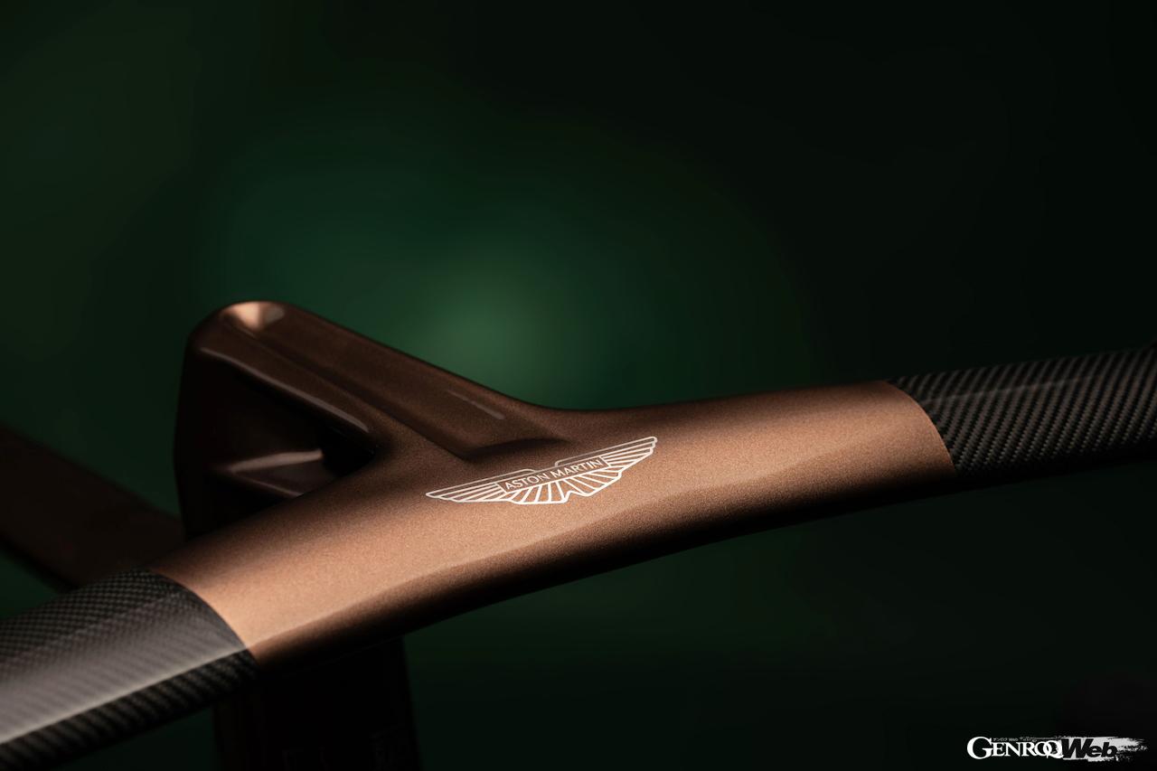 アストンマーティンとJ.ラベラックがコラボした「J.ラベラック アストンマーティン.1R」のディテール。