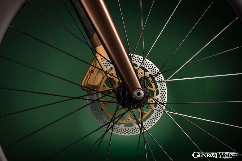 アストンマーティンとJ.ラベラックがコラボした「J.ラベラック アストンマーティン.1R」のディテール。