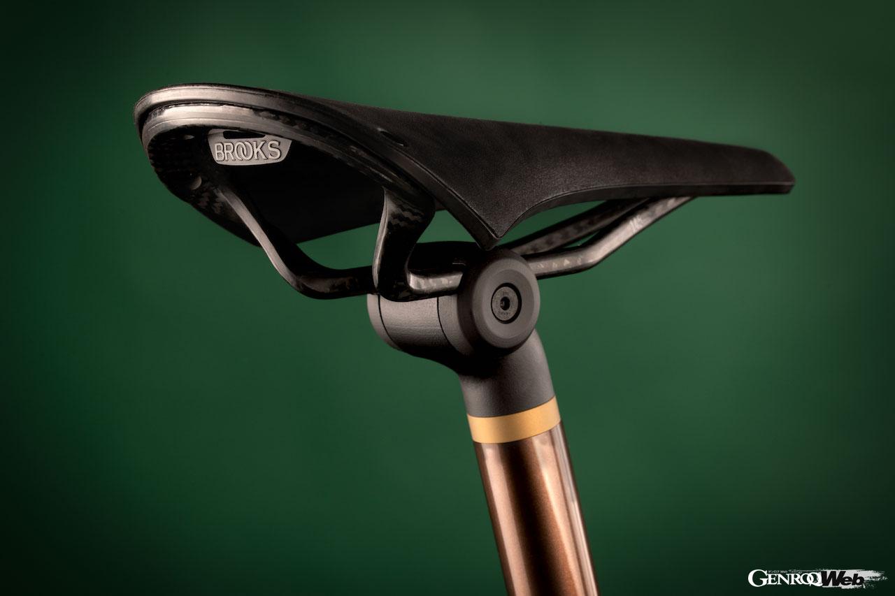 アストンマーティンとJ.ラベラックがコラボした「J.ラベラック アストンマーティン.1R」のディテール。