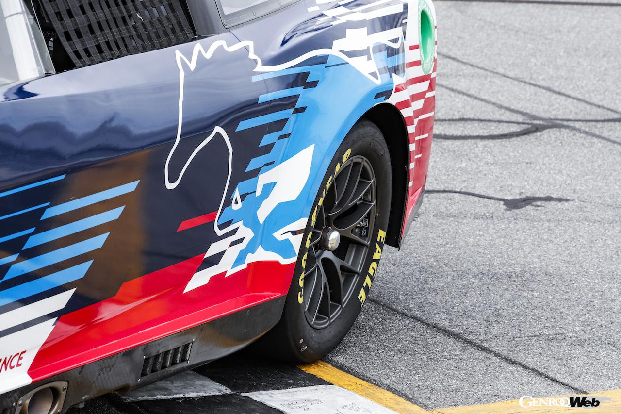 2024年シーズンのNASCARカップ・シリーズに投入される「フォード マスタング ダークホース」。