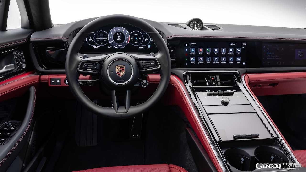 ポルシェは11月24日の正式発表を前に、新型「ポルシェ パナメーラ」のインテリアを先行公開した。