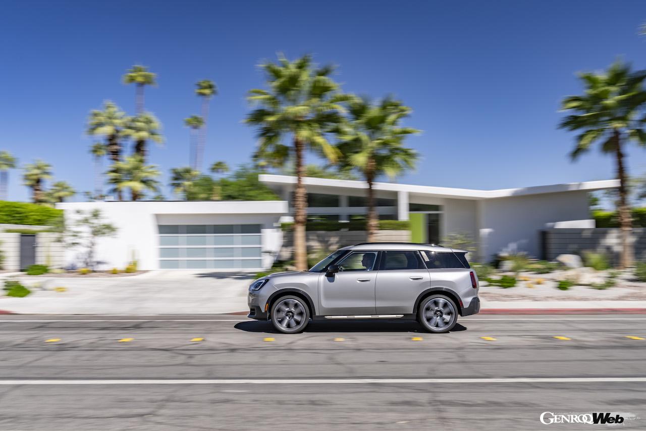 48VマイルドハイブリッドにインテリジェントなAWDを組み合わせた「MINI カントリーマン S ALL4」のエクステリア。