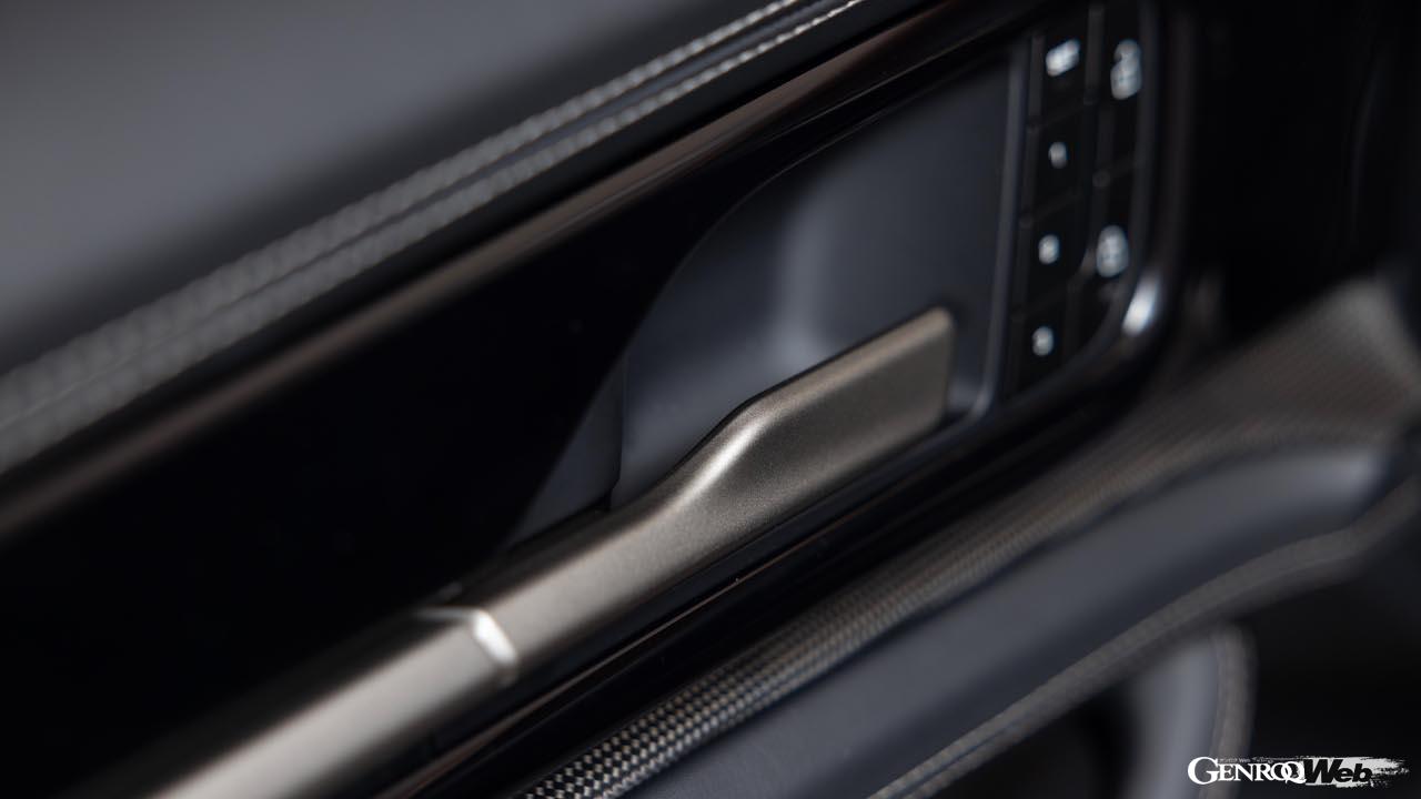 3代目へと進化を果たした新型「ポルシェ パナメーラ」のインテリア。