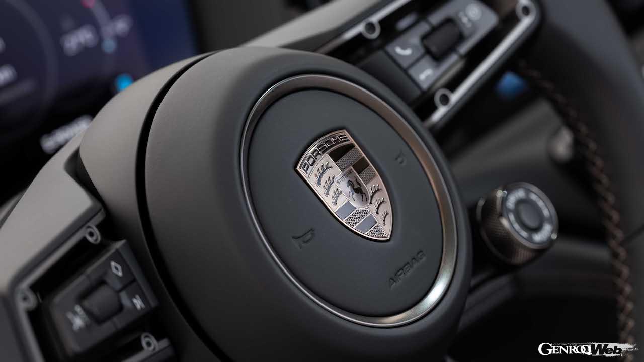 3代目へと進化を果たした新型「ポルシェ パナメーラ」のインテリア。