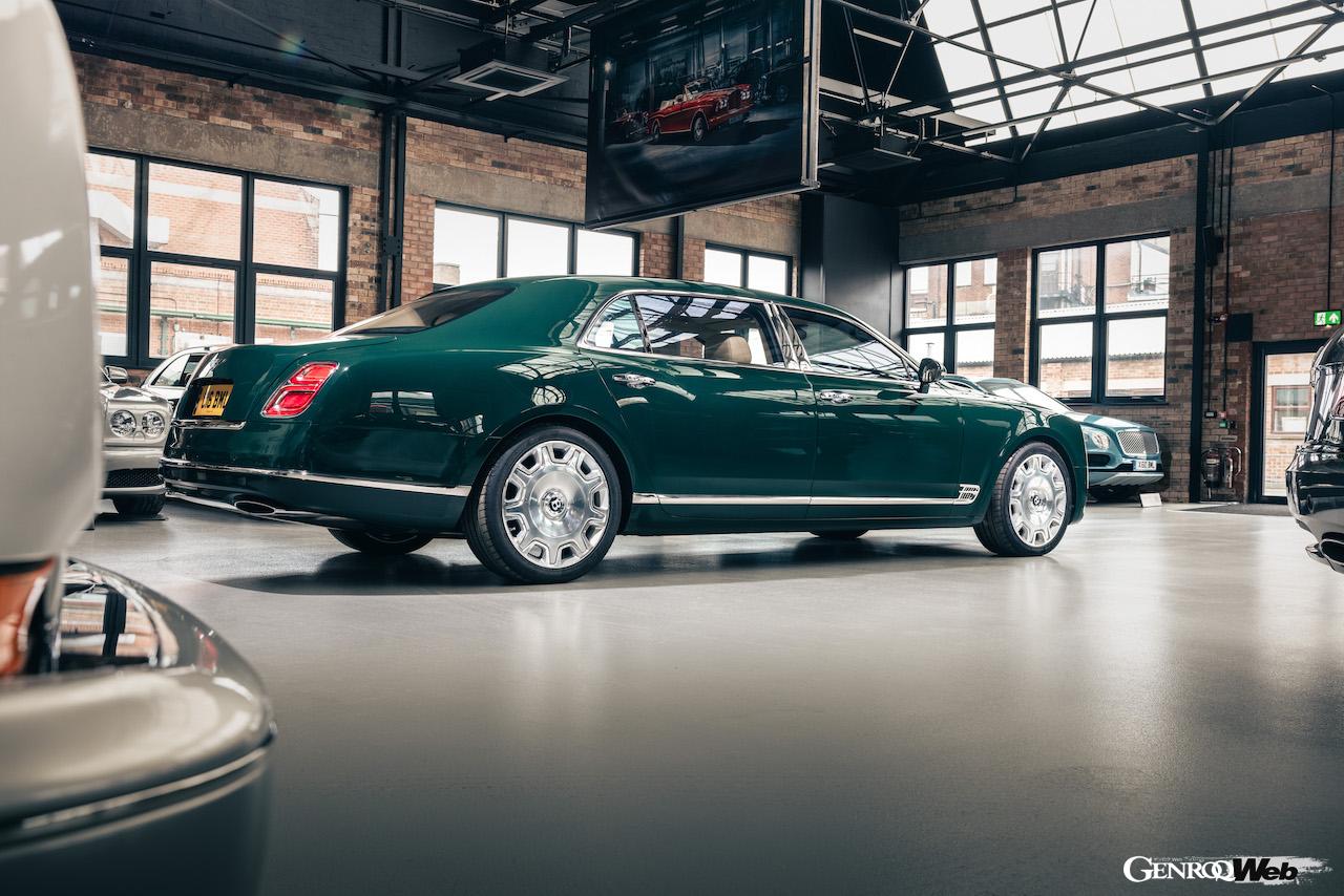 故エリザベス2世女王が使用していた「ミュルザンヌ エクステンデッド ホイールベース」のエクステリア。