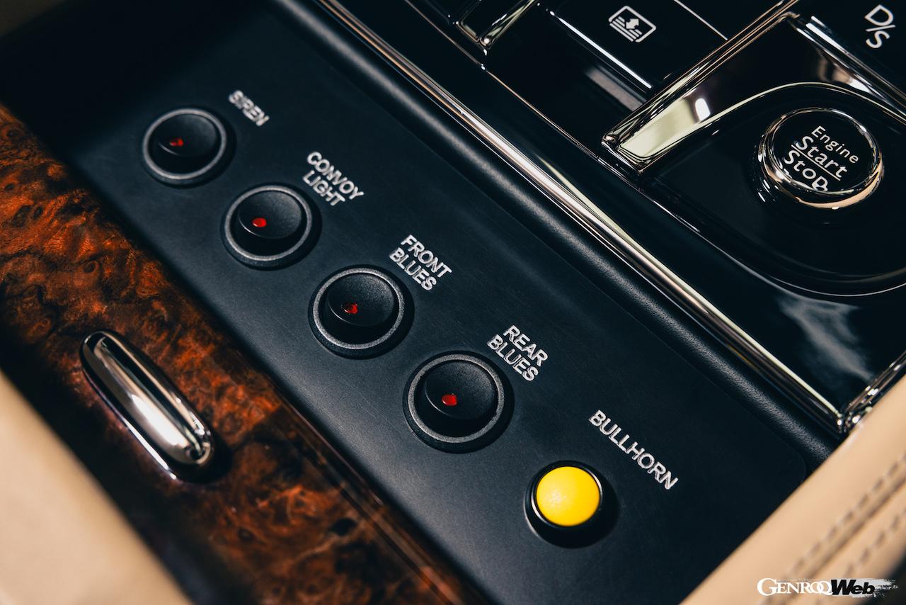 故エリザベス2世女王のための専用装備が施された「ミュルザンヌ エクステンデッド ホイールベース」のインテリア。