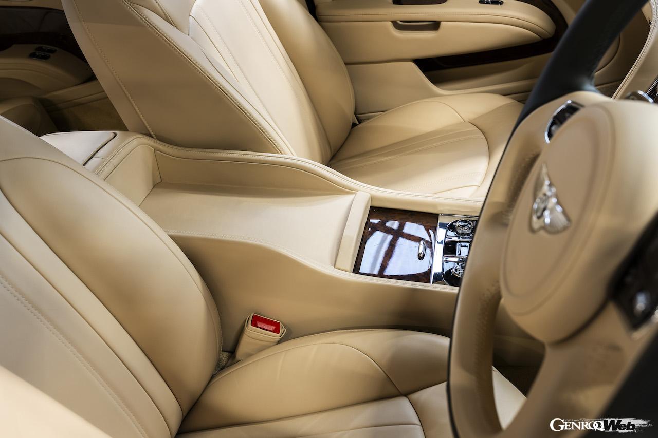 故エリザベス2世女王のための専用装備が施された「ミュルザンヌ エクステンデッド ホイールベース」のインテリア。