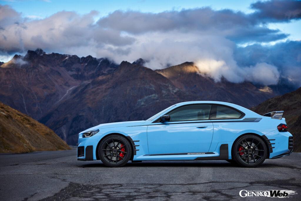 BMW M2に装着された「BMW M パフォーマンスパーツ」のセンターロック・ホイール。