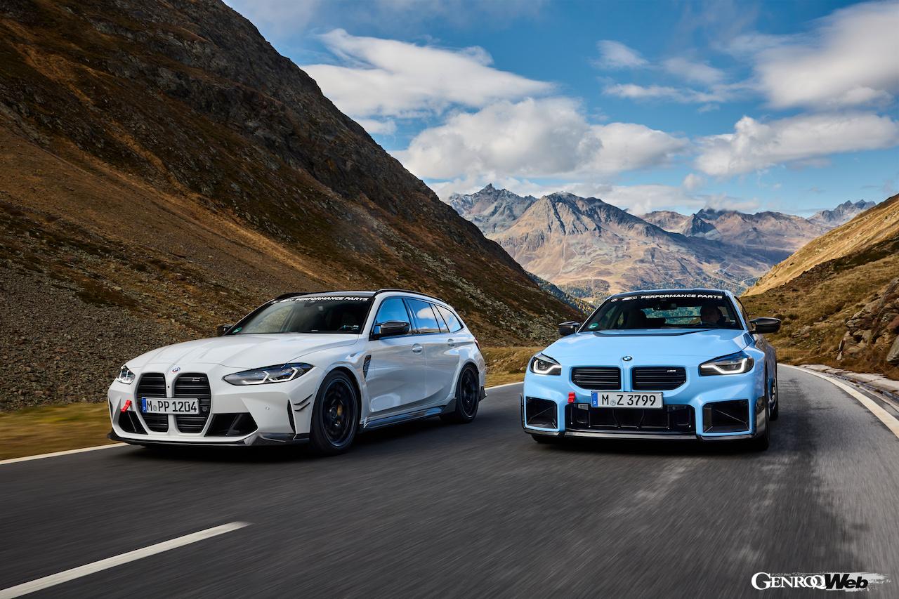 BMW M2とM3 ツーリングに装着された「BMW M パフォーマンスパーツ」のセンターロック・ホイール。