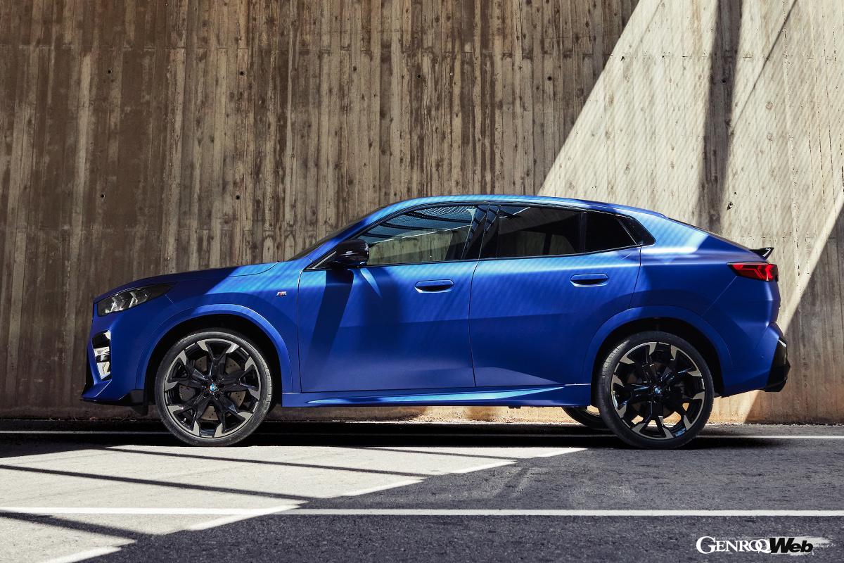 X2のホイールベースはQ2よりも97mm長いが、全長ほどの違いはない。