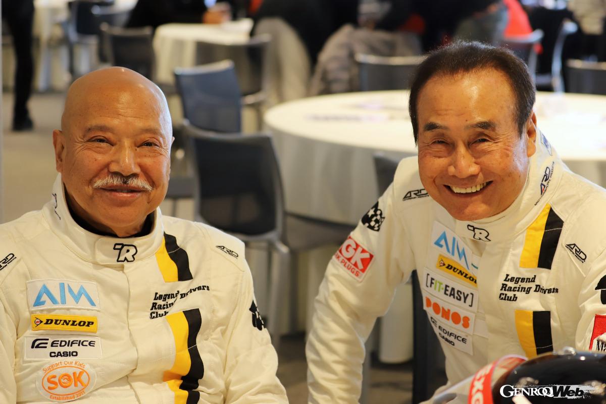 寺田陽次郎（左）、岡本安弘