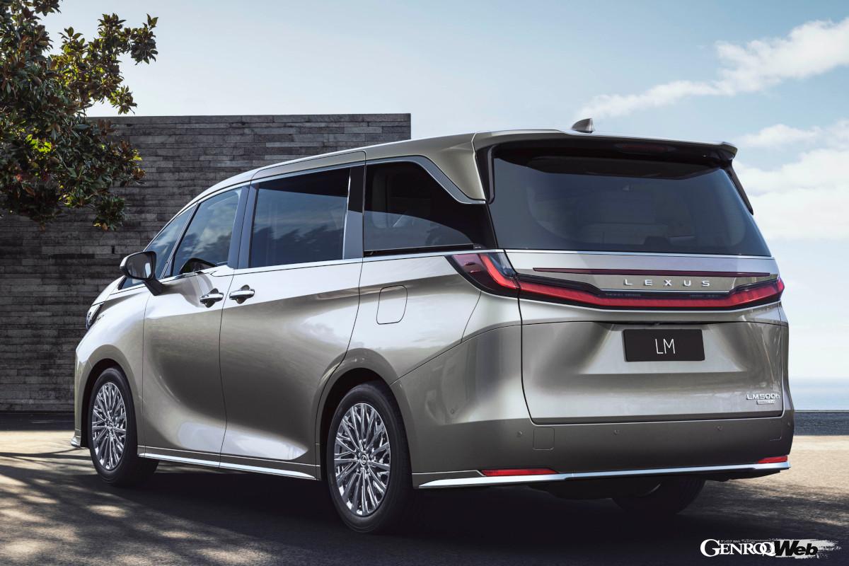 ハイブリッドとプラグインハイブリッド、そしてAWDとRWDの駆動方式など中身は大きく異なる。