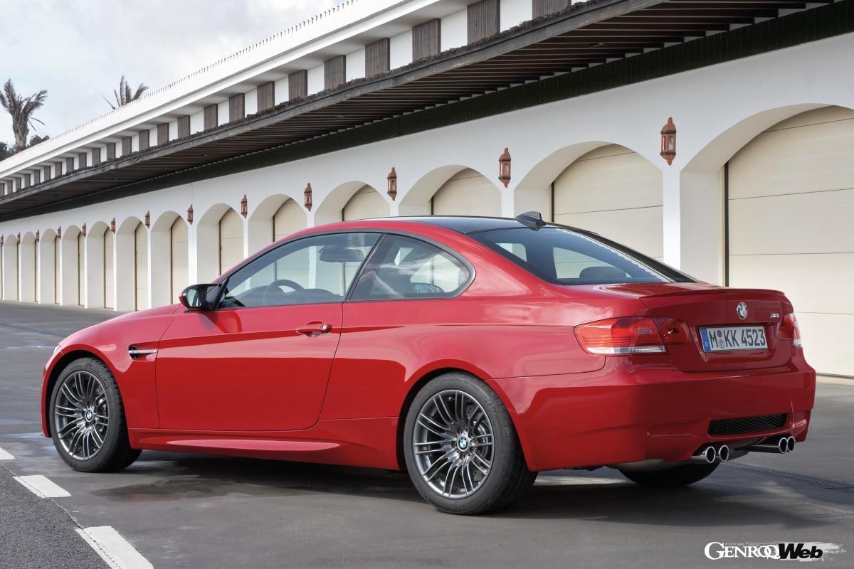 実は少ないV8のFRクーペでMTというスポーツカー。