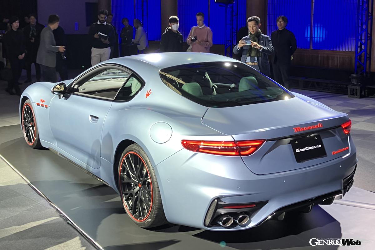 ボディサイズは全長4960mm×全幅1955mm×全高1410mm、ホイールベース2930mm(モデナ)となる。