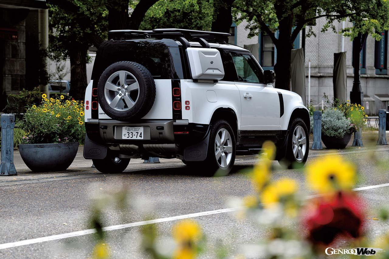 90 D300のグレードは下から「X-DYNAMIC SE」「X-DYNAMIC HSE（試乗車）」「X」の3種類。いずれも48Vのマイルドハイブリッドで、燃費は9.9km/Lとなる（WLTCモード）。