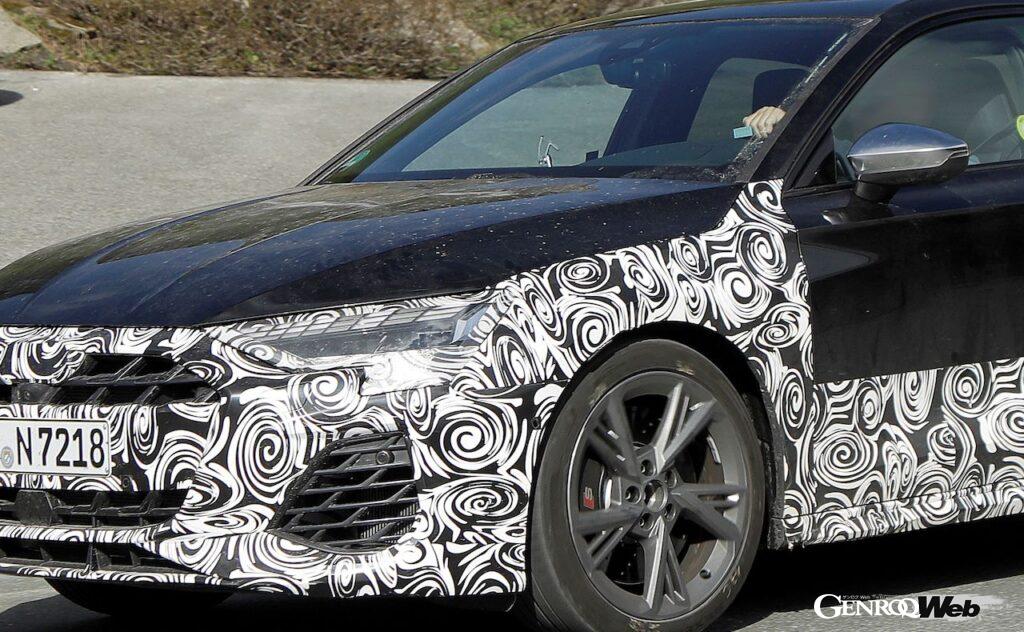 フロントはグリルやエアインテーク、ヘッドライトのグラフィックなどに変更が加えられそうだ。