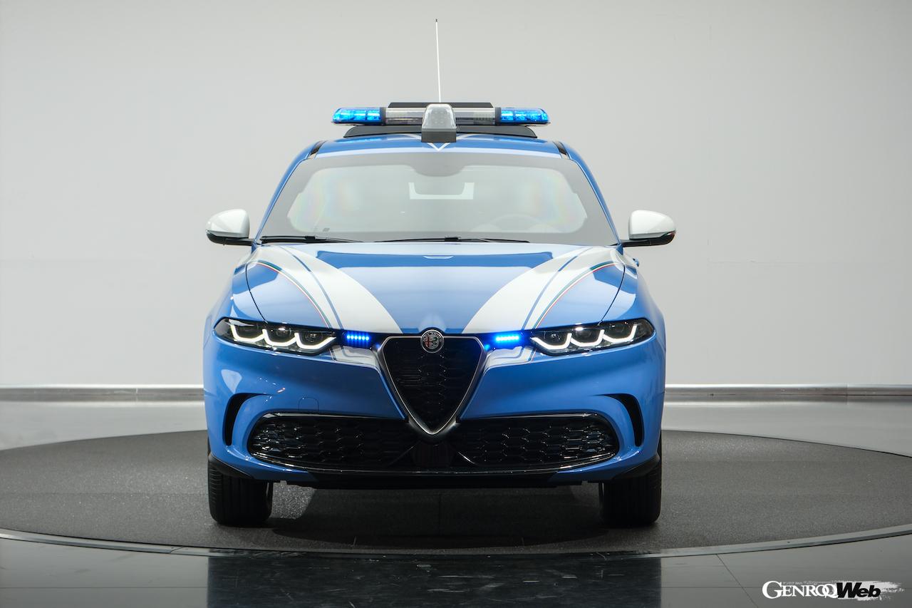 イタリア国家警察仕様の「アルファロメオ トナーレ」は、2024年中に850台が納品される。
