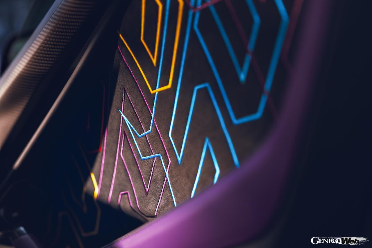 ランボルギーニ レヴエルトをベースに、究極のカスタマイズを施したワンオフ仕様「オペラ ウニカ」が公開された。