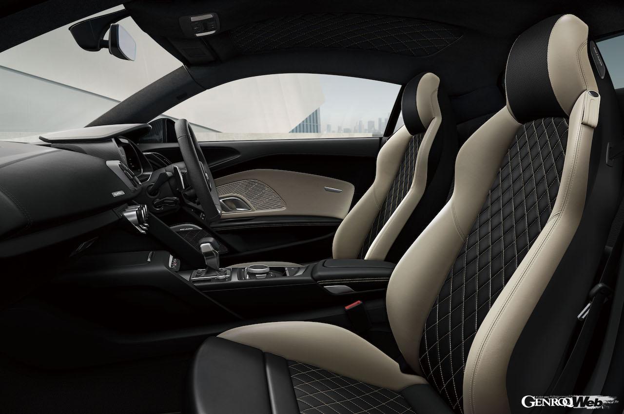 日本専用の限定モデル「アウディ R8 クーペ Japan final edition」のインテリア。