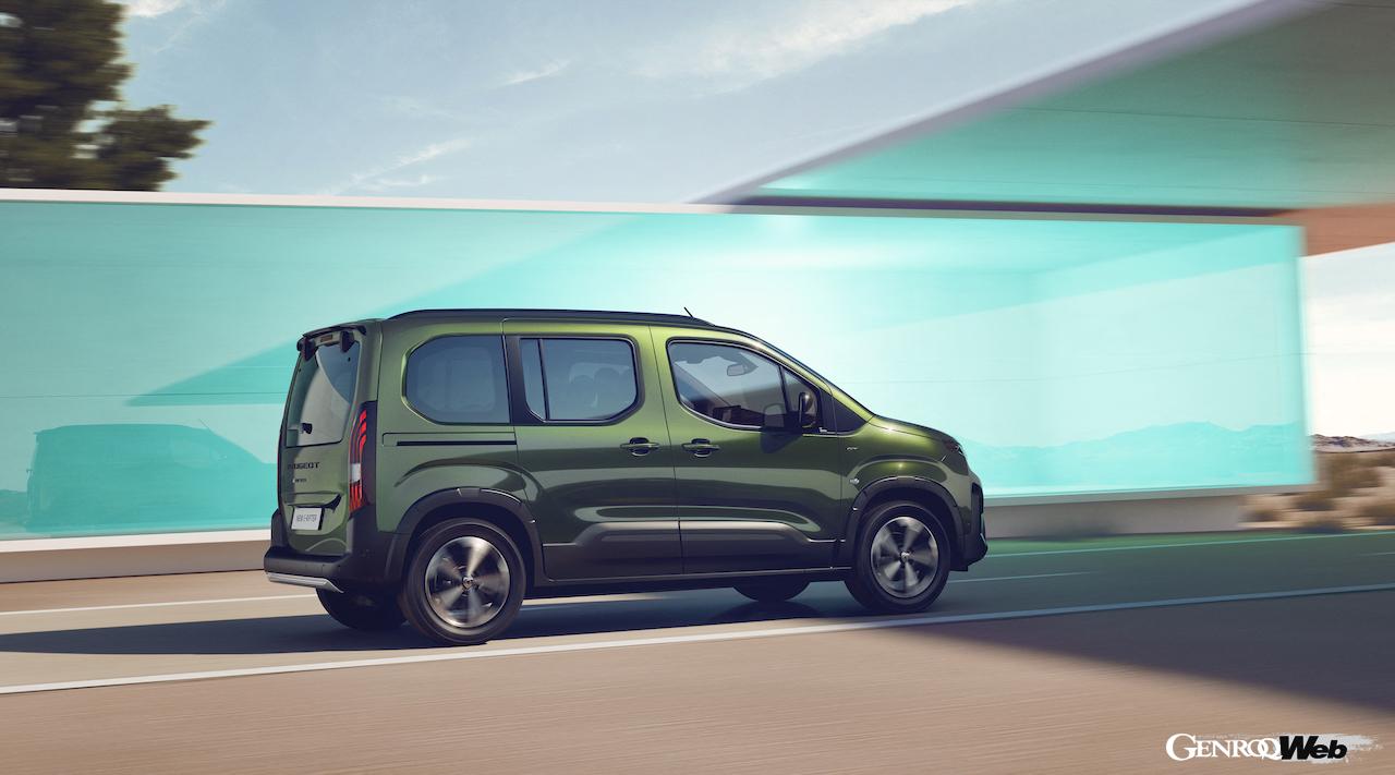 フル電動コンパクトミニバン「E-リフター」改良新型のエクステリア。