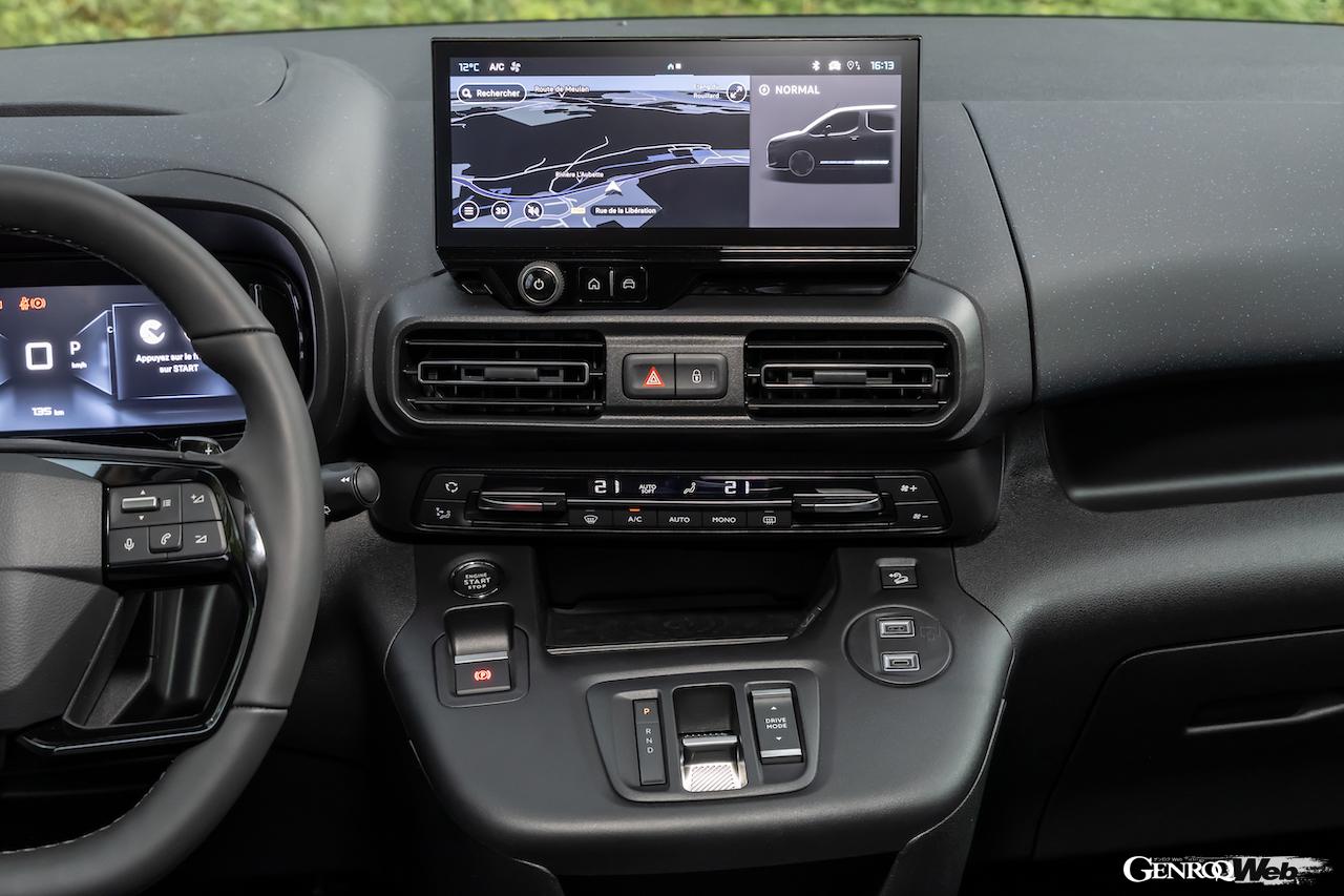 フル電動MPV「シトロエン E-ベルランゴ」改良新型のインテリア。