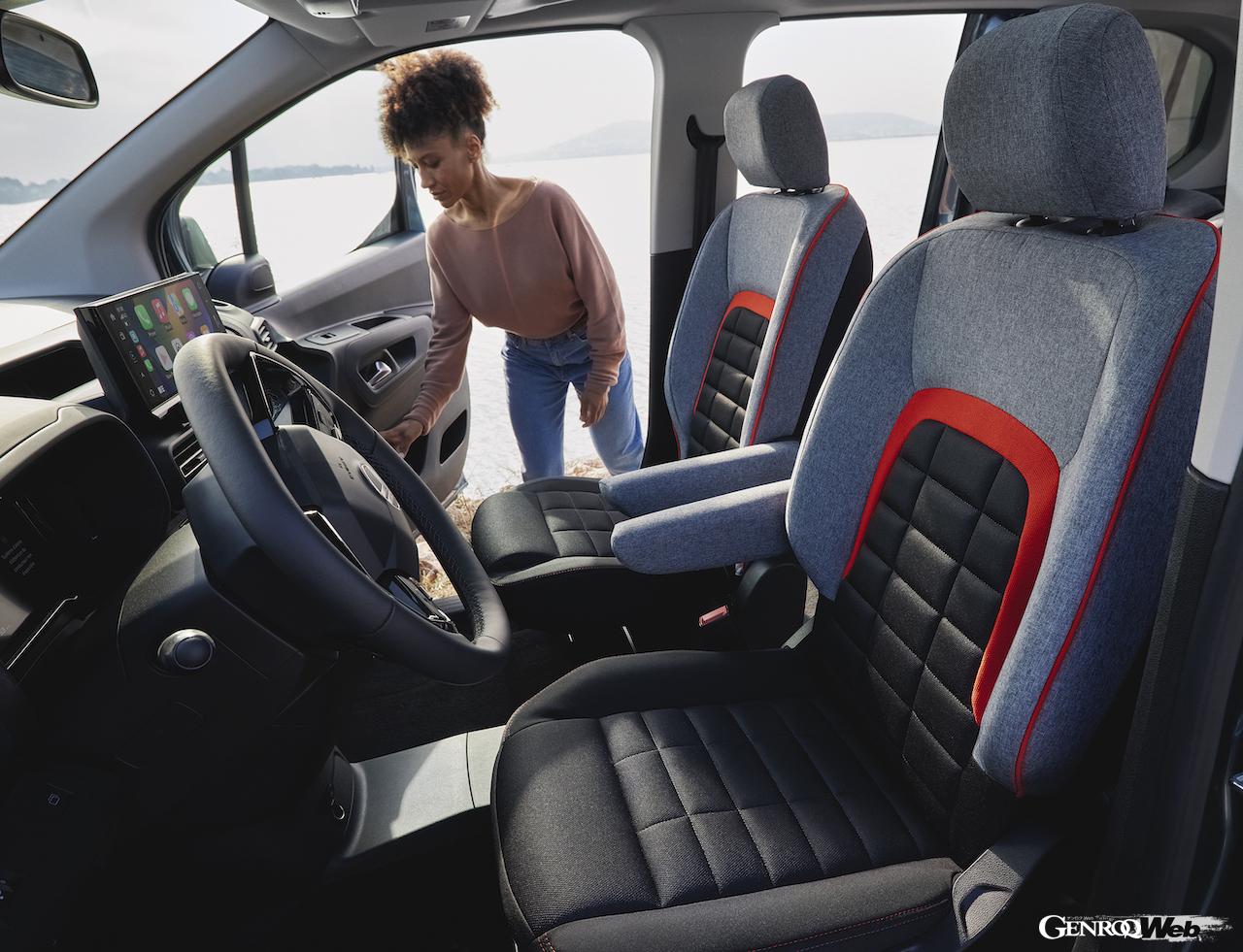 フル電動MPV「シトロエン E-ベルランゴ」改良新型のインテリア。