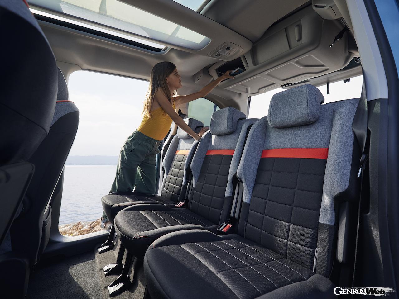 フル電動MPV「シトロエン E-ベルランゴ」改良新型のインテリア。