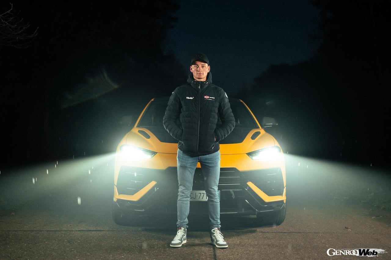 マチュー・ファン・デル・プールと愛車のランボルギーニ ウルス。