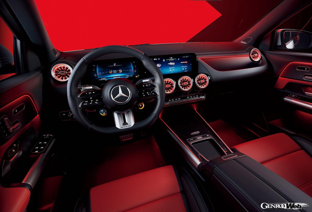 「メルセデス AMG GLA 35 4MATIC」のインテリア。