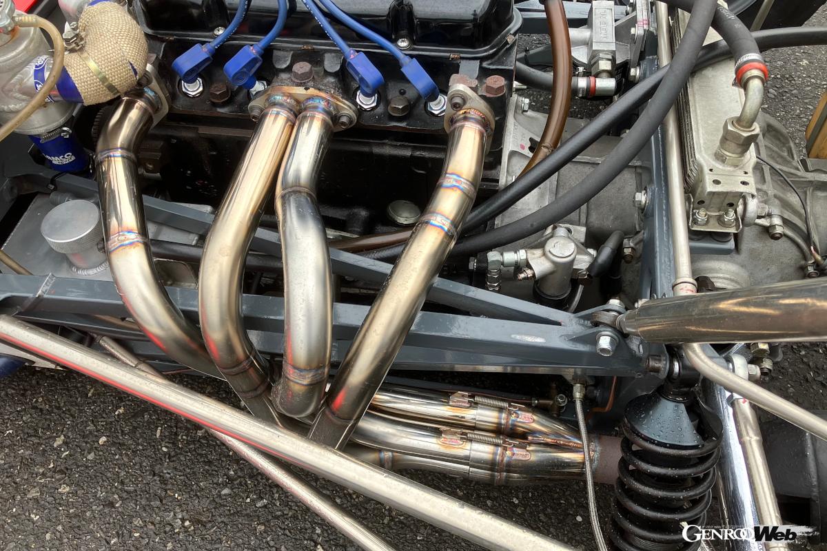 老舗の東名スポーツにワンオフで作ってもらったエキパイ。