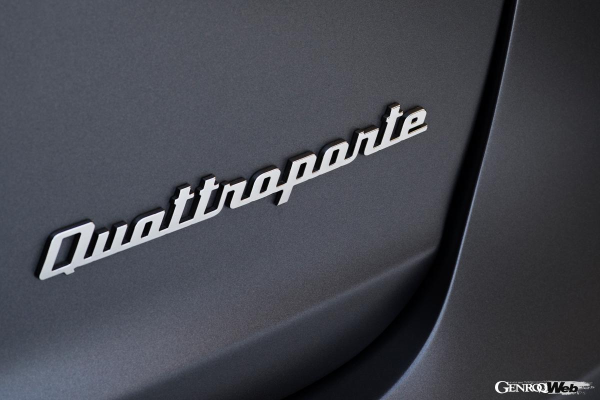 ときにジェントルに、ときに力強く、ドライバーが求めるトルクをふんだんに生み出すV8エンジンはラグジュアリーとスポーツが同居する奇跡のサルーンを生み出した。