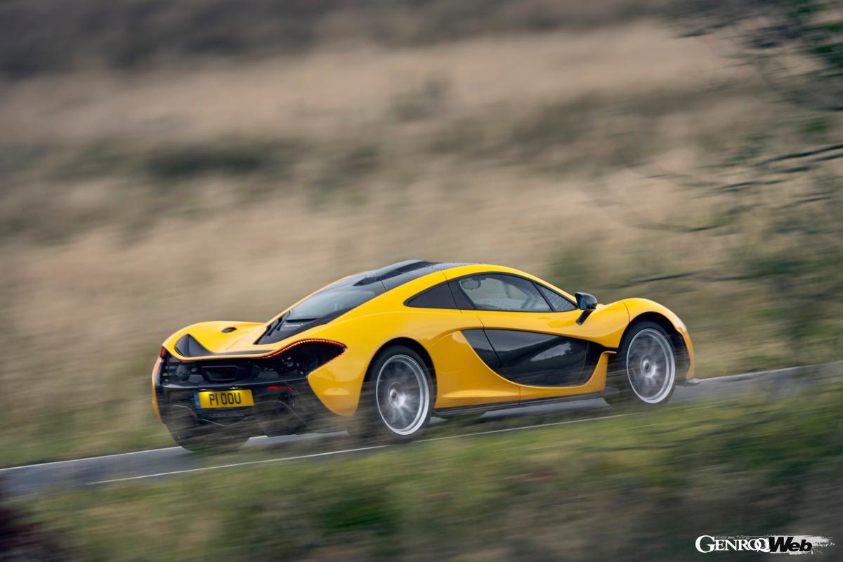 自動車を構成するメカニズムや空力的な付加物などをシュリンクド・ラップ、すなわち可能なかぎり小さなデザイン要素で包み込むという哲学が用いられた。