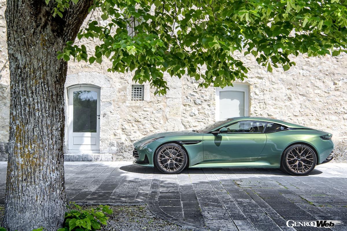 アストンマーティン DB12