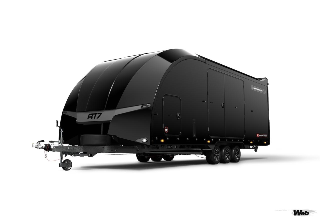 ブライアン・ジェームス・トレーラーが開発した、最新軽量密閉型トレーラー「レース トランスポーター7」。