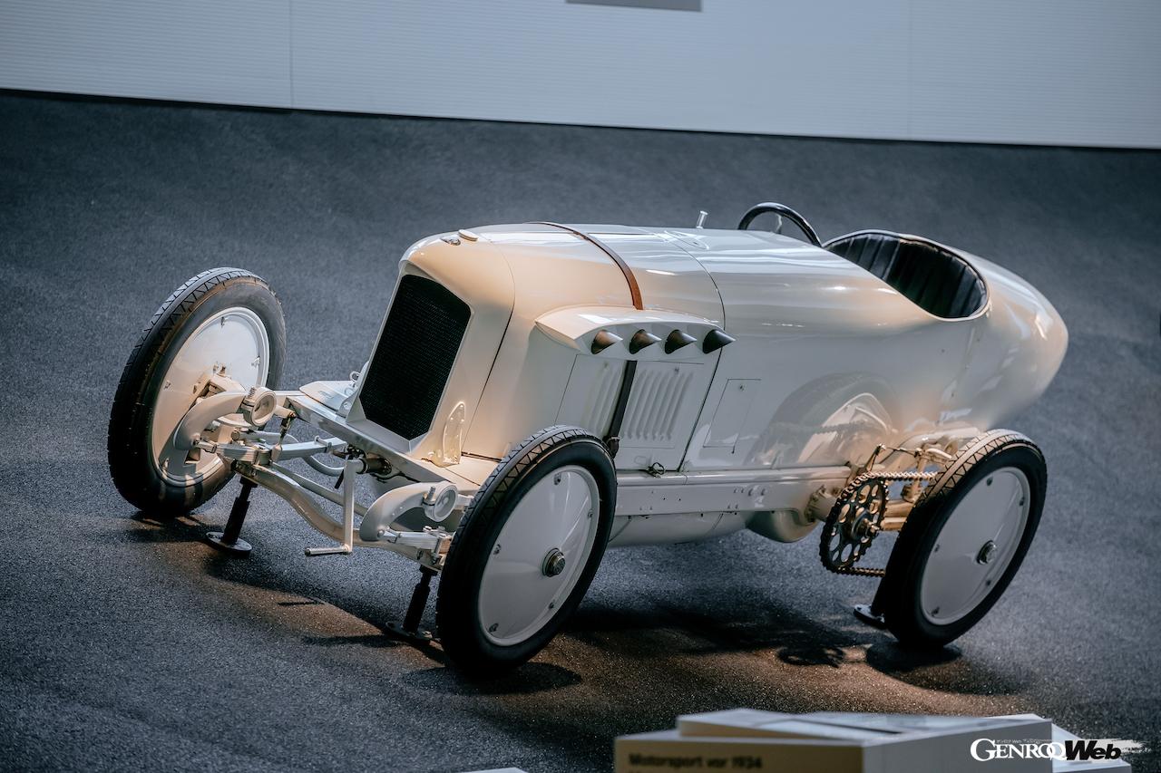 メルセデス・ベンツ・ミュージアムのレジェンド・ルーム7に展示されている、1909年製「ブリッツェン ベンツ」。