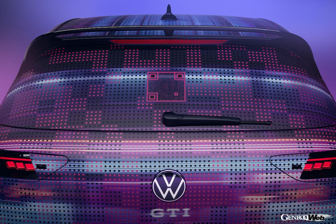 ゴルフ誕生50周年のスペシャルカラーリングが施された「フォルクスワーゲン ゴルフ GTI」。