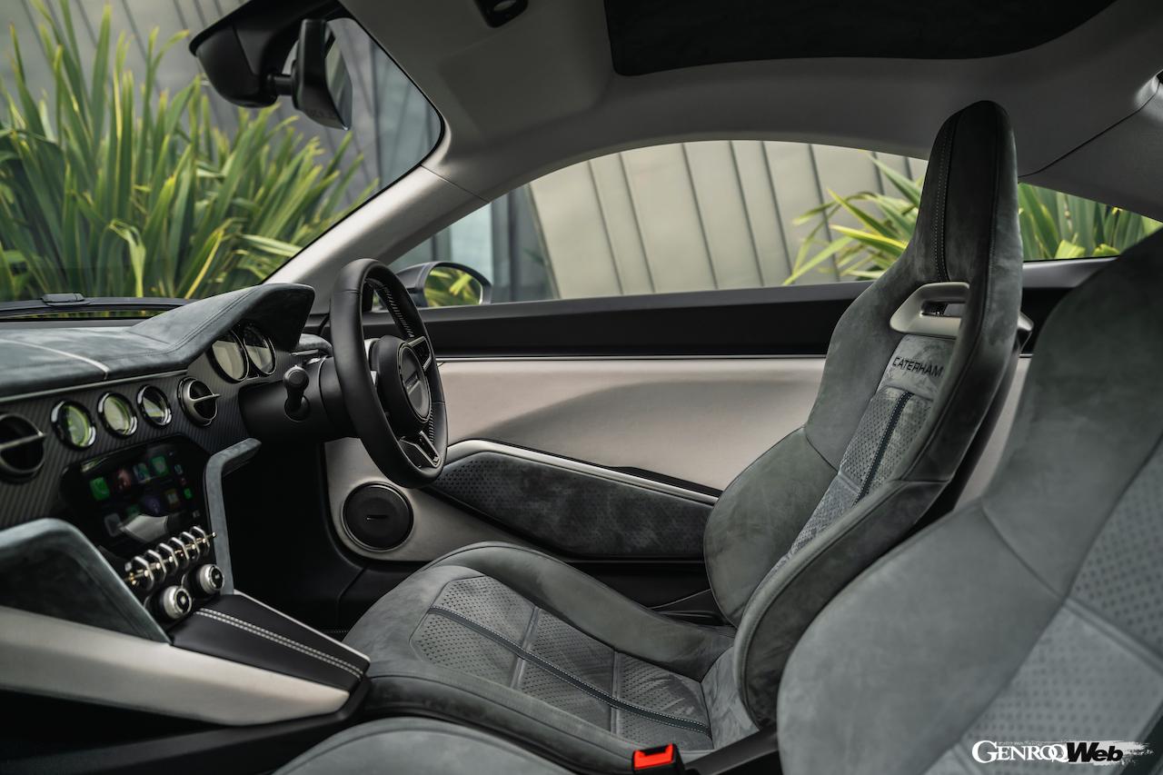 日本初公開を果たしたフル電動スポーツ「ケータハム プロジェクト V」のインテリア。