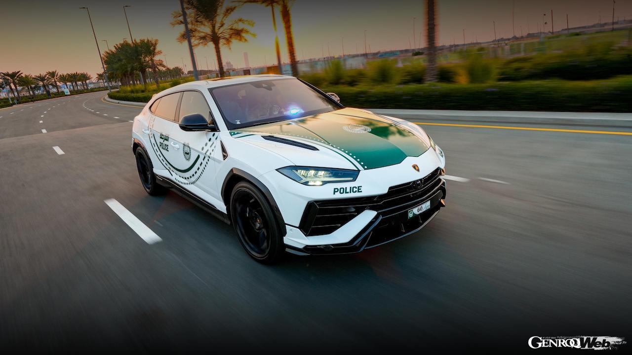 専用装備が搭載され、ドバイ警察へと導入された「ランボルギーニ ウルス ペルフォマンテ ポリスカー」。