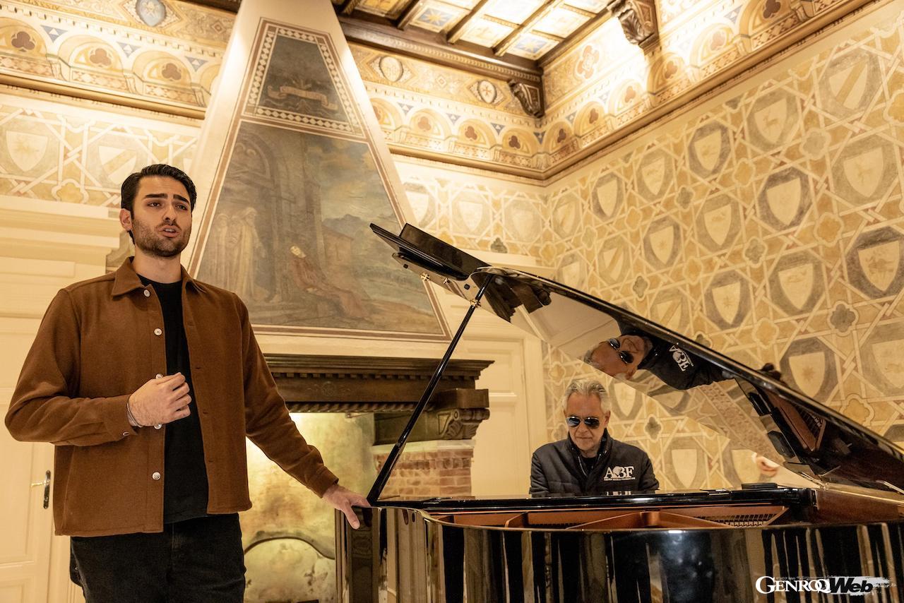 2日目はアンドレア・ボチェッリが所有する「ヴィッラ・アルペベッラ」に向かい、ボチェッリから歓待を受けることになった。アンドレア・ボチェッリと息子のマッテオによる歌のプレゼントも行われた。