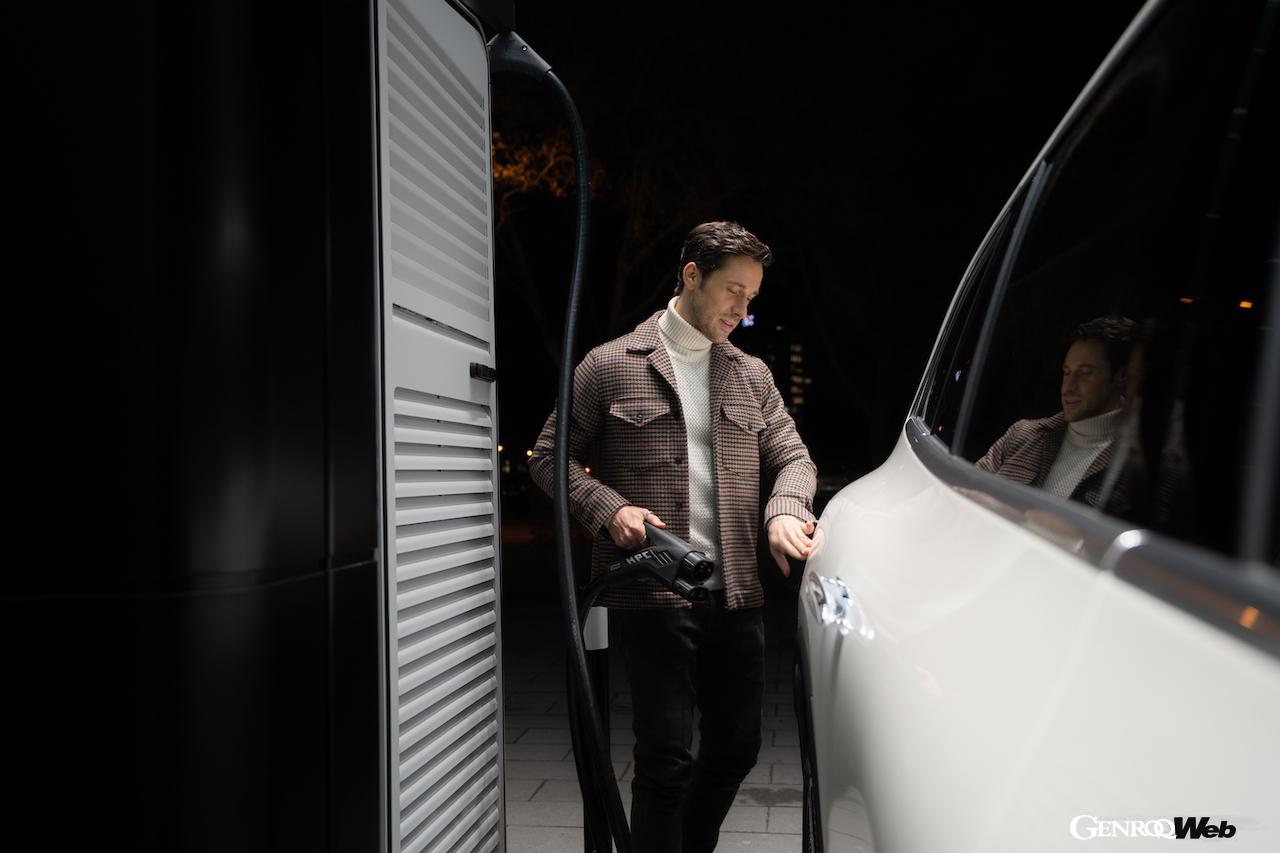 メルセデス・ベンツが展開する公共充電ネットワーク「Mercedes me Charge」は、日本を含む31ヵ国でサービスを展開中。充電ポイントは、実に150万ヵ所に達している。