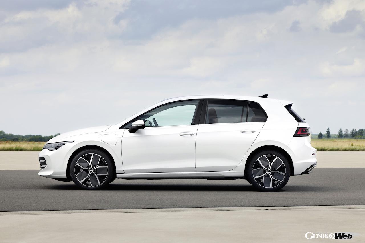 フェイスリフトが実施された、「フォルクスワーゲン ゴルフ eHybrid」のエクステリア。