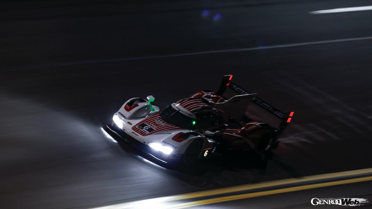 IMSAウェザーテック・スポーツカー選手権開幕戦「ロレックス・デイトナ24時間レース」を走行する、ポルシェ 963。