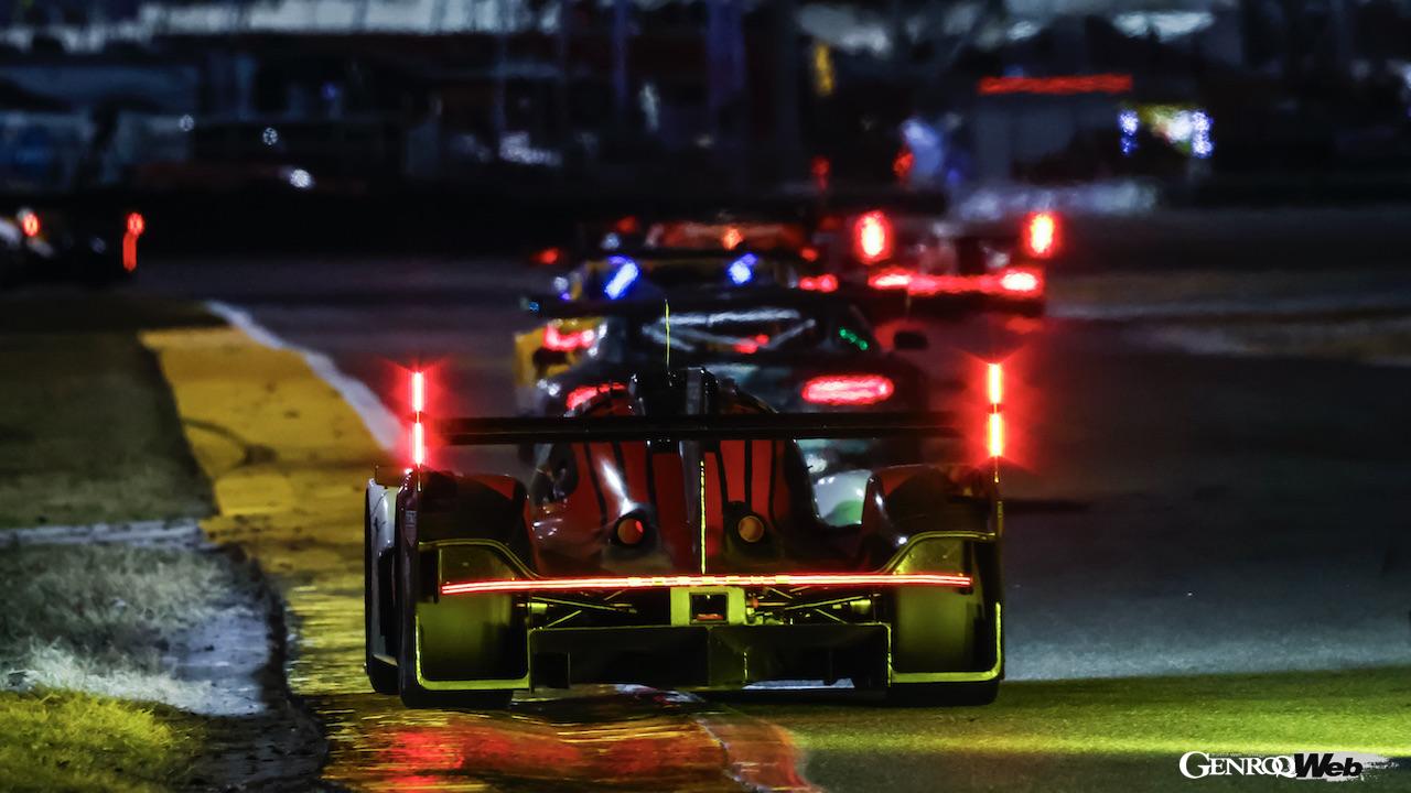 IMSAウェザーテック・スポーツカー選手権開幕戦「ロレックス・デイトナ24時間レース」を走行する、ポルシェ 963。