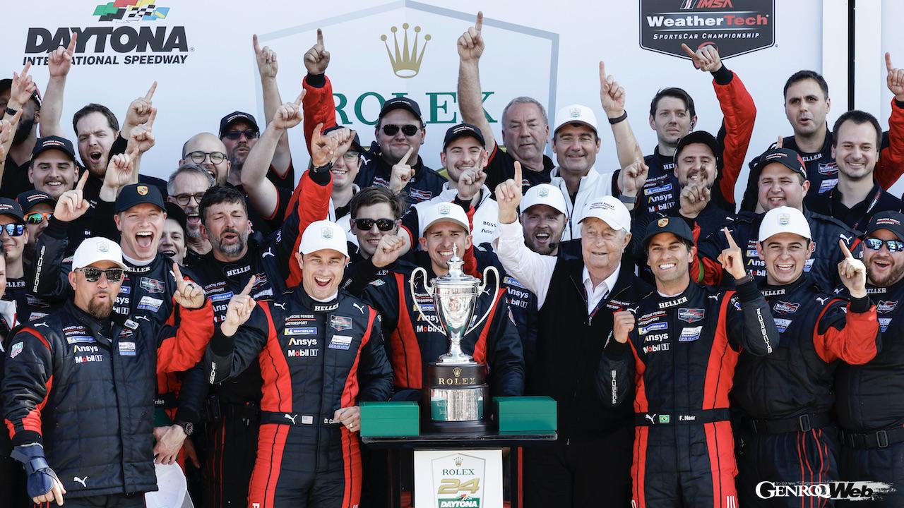 過酷な24時間レースをトップで走り切り、ポルシェに19回目のデイトナ優勝をもたらした、ポルシェ・ペンスキー・モータースポーツの「ポルシェ 963」7号車。