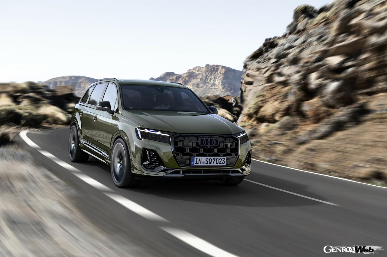 2度目のフェイスリフトを実施した、「アウディ SQ7」改良新型の走行シーン。