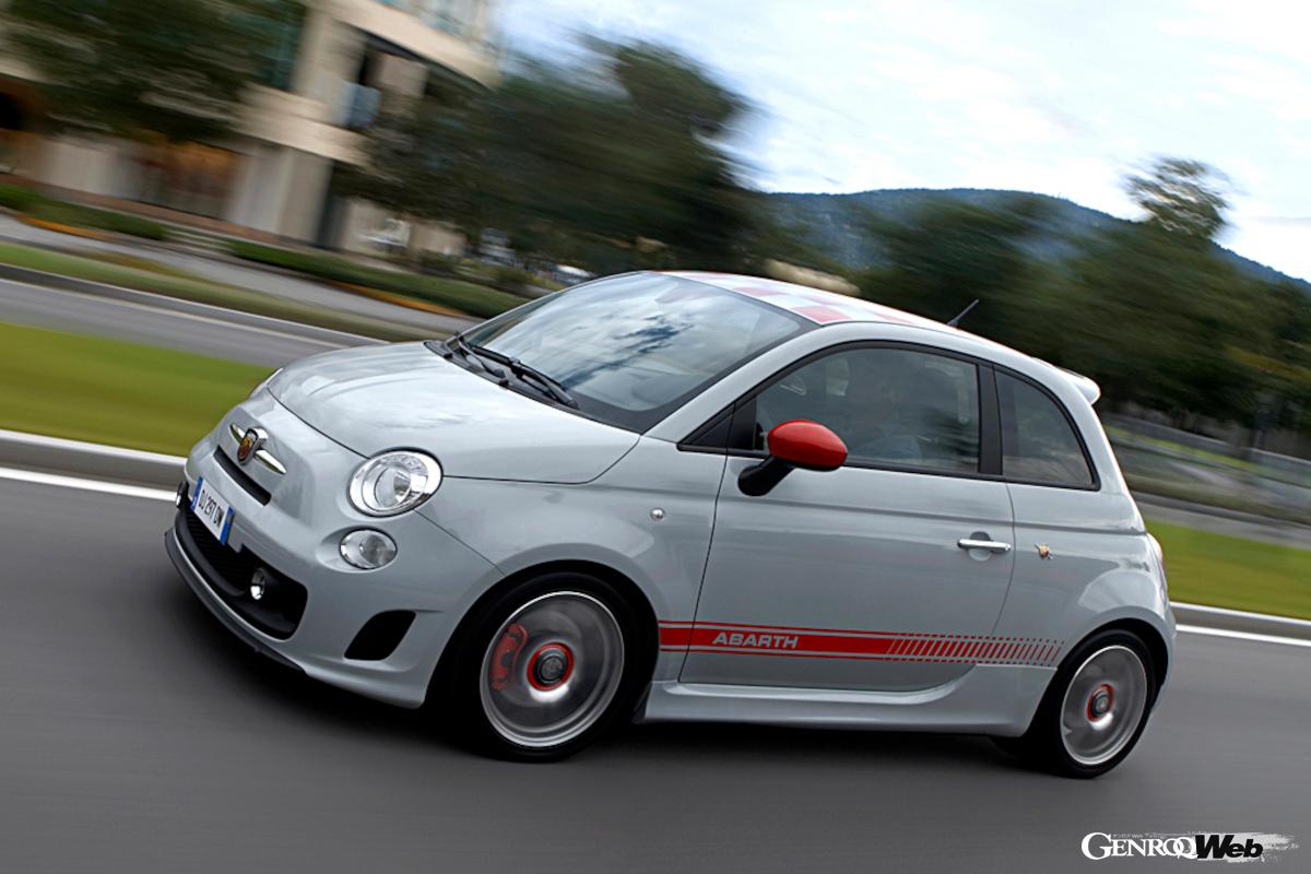 チューニングパーツがセットになったエッセエッセキットもアバルトの魅力だ。