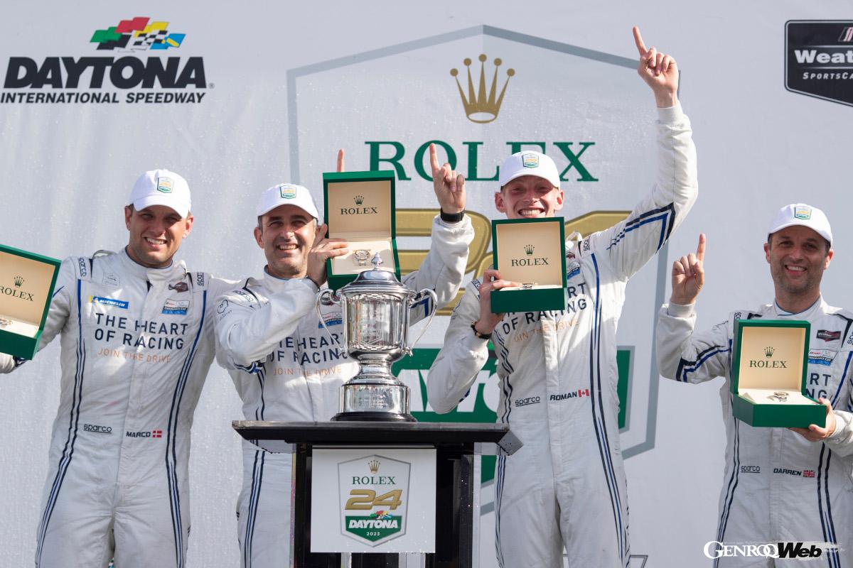 各クラスの優勝者には世界中のコレクターに今なお愛され続ける、ロレックスを代表する腕時計「デイトナ」が贈られる。