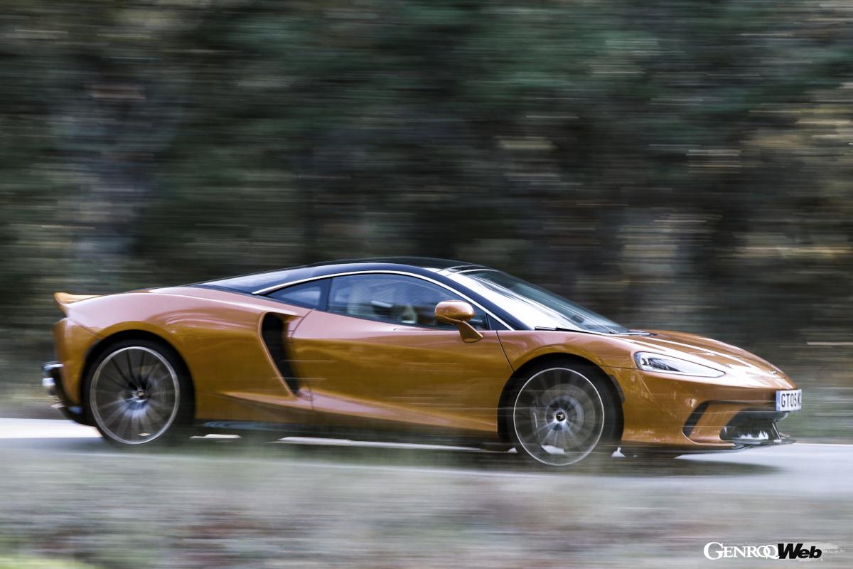 720Sなどと比較して全長が長い「GT」。それは同時に優美なシルエットを生み出す直接の理由ともなっている。