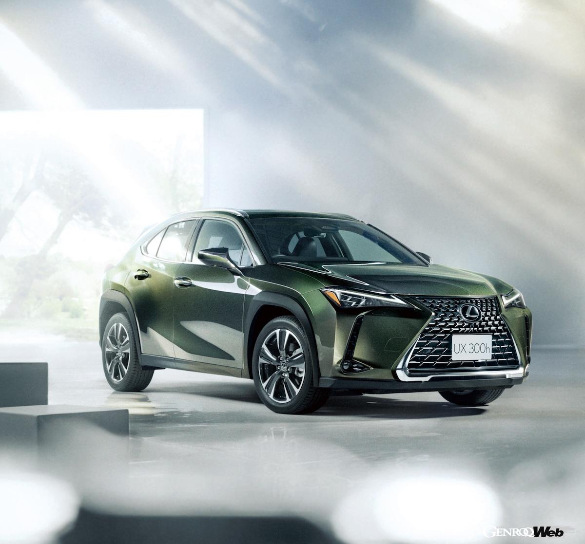 カントリーマンでAWDを選ぶには、2.0リッターのガソリンエンジンを搭載したS ALL4もしくはジョン・クーパー・ワークス一択だ。UXは全グレードで2WDと4WDが選べる。